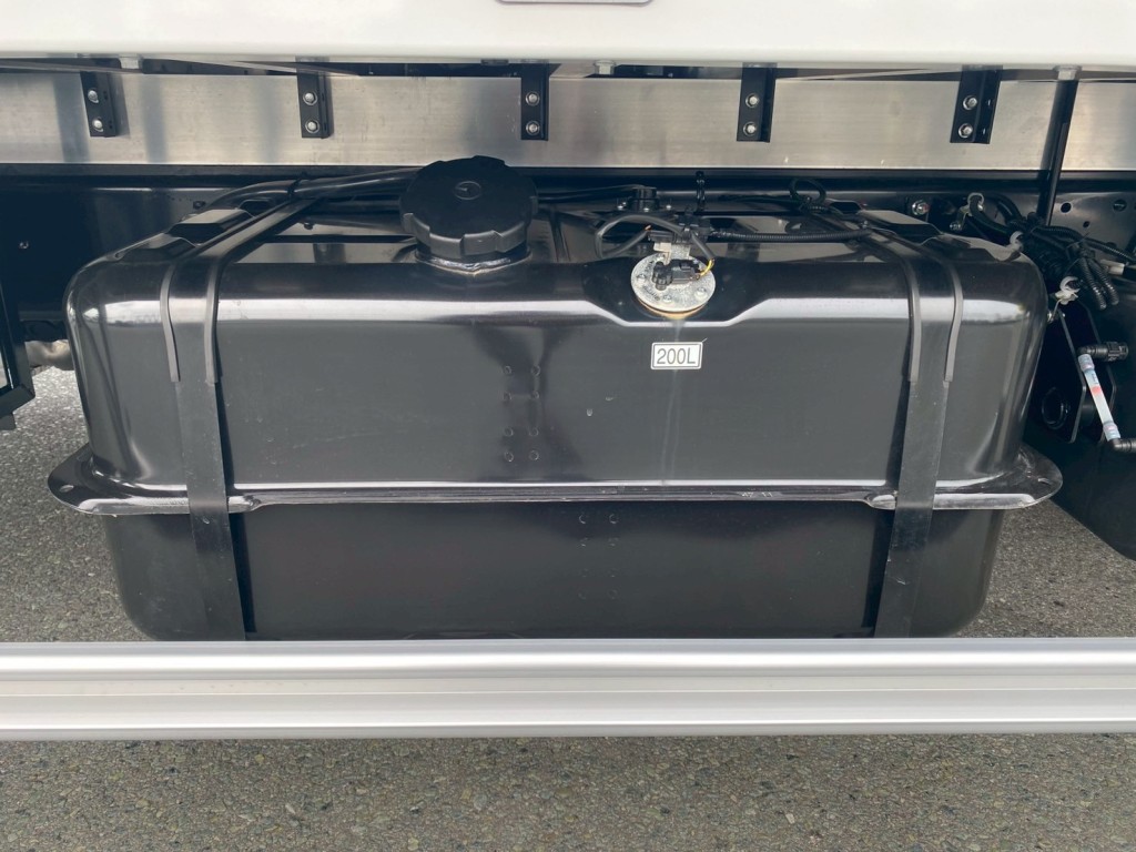 燃料タンクは200Lです|三菱 ファイター 2KG-FK65F(2WD)の写真16