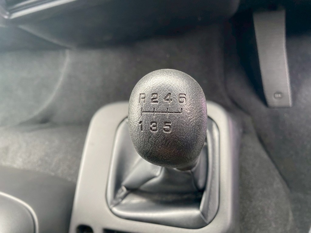 6速MTです|三菱 ファイター 2KG-FK65F(2WD)の写真21