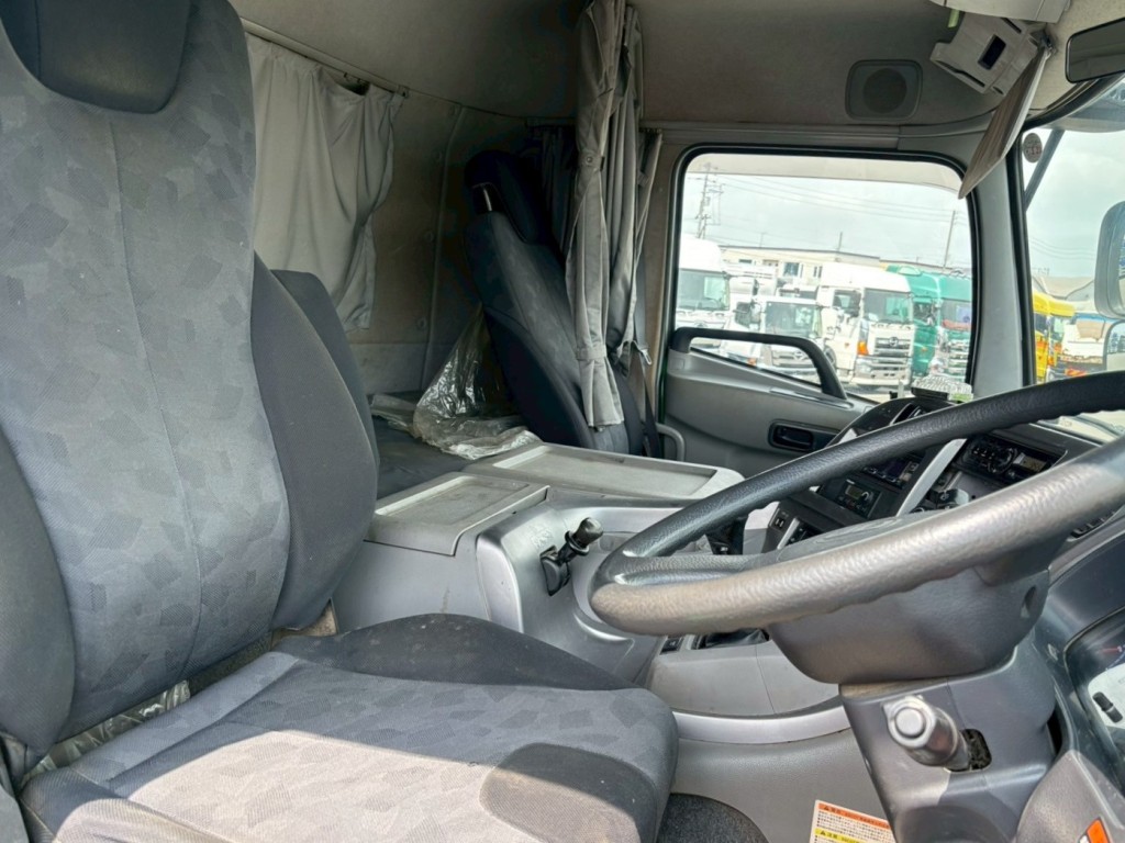 UDトラックス クオン QKG-CG5ZMの写真8