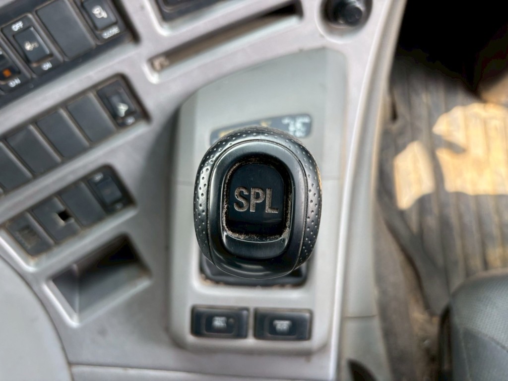 エスコットVです。|UDトラックス クオン QKG-CG5ZMの写真39