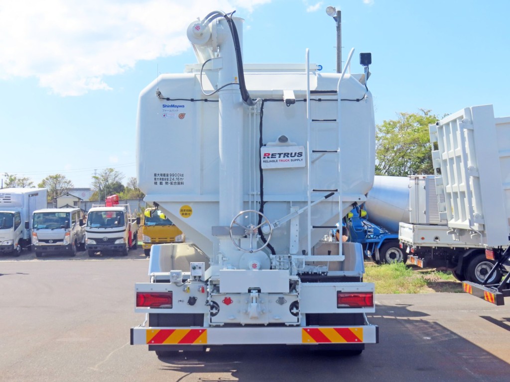 積載物は配合飼料です。|三菱 スーパーグレート 2KG-FV80VYPの写真15