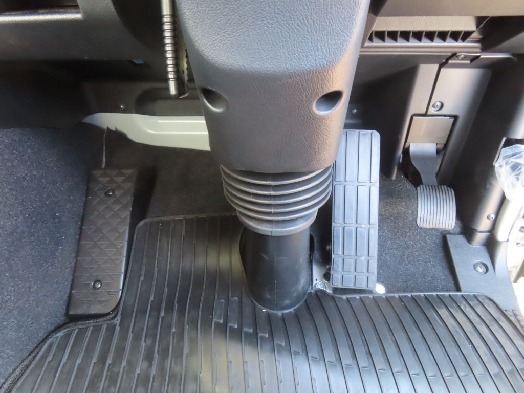 2ペダルです。|三菱 スーパーグレート 2KG-FV80VYPの写真28