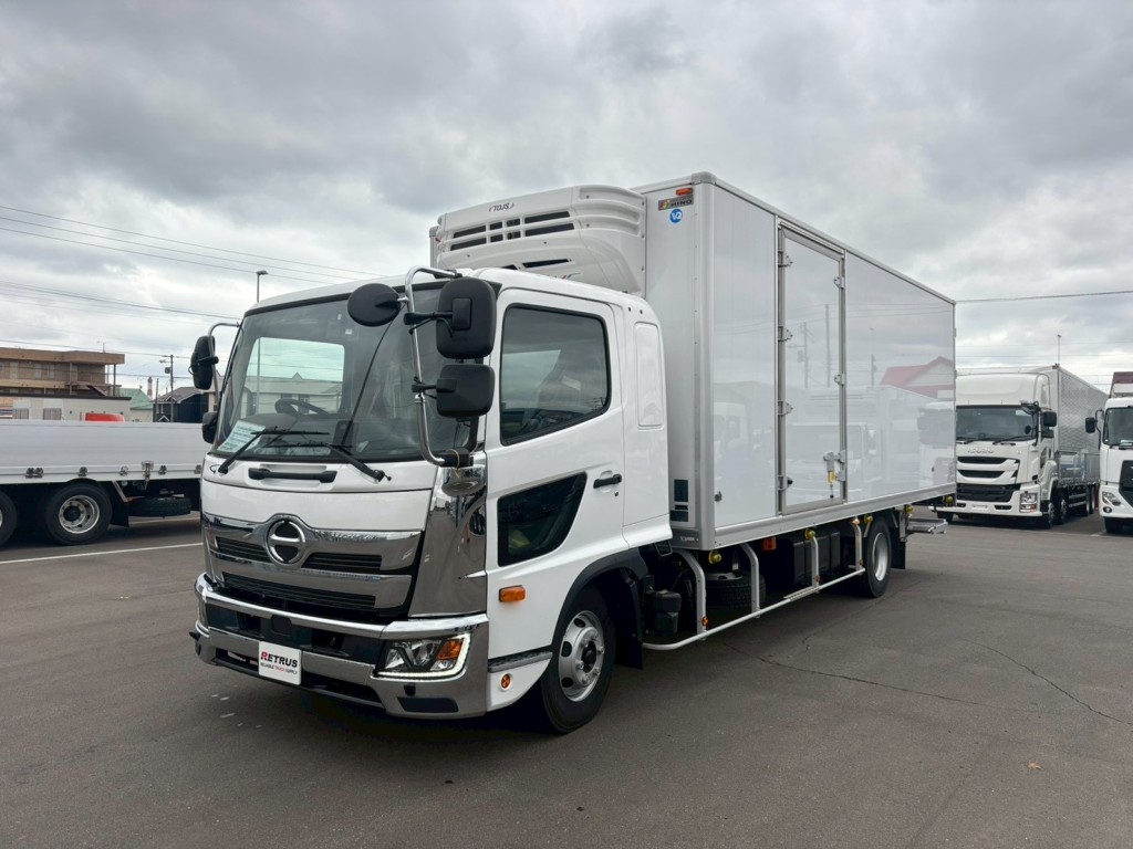 フロント周り、メッキパーツで飾っています。|日野 レンジャー 2KG-FD2ABG(2WD)の写真1