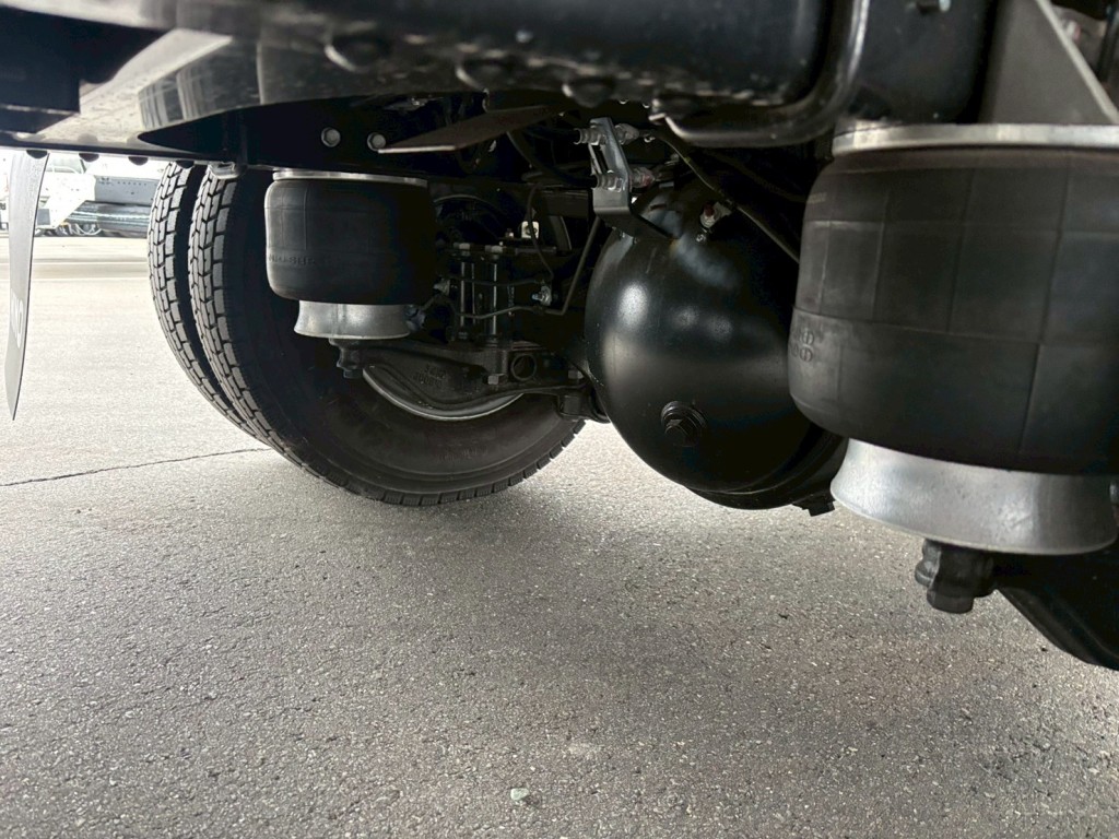 エアサスです。|日野 レンジャー 2KG-FD2ABG(2WD)の写真5