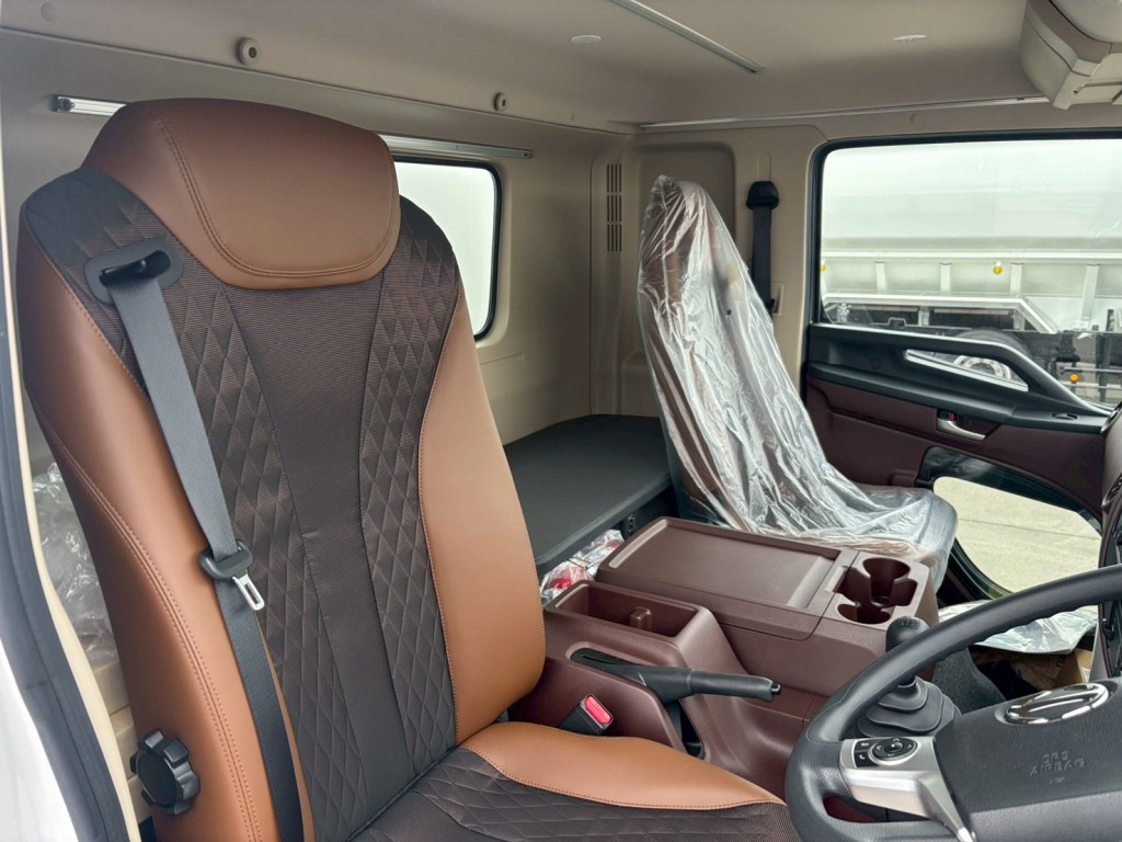 日野 レンジャー 2KG-FD2ABG(2WD)の写真8