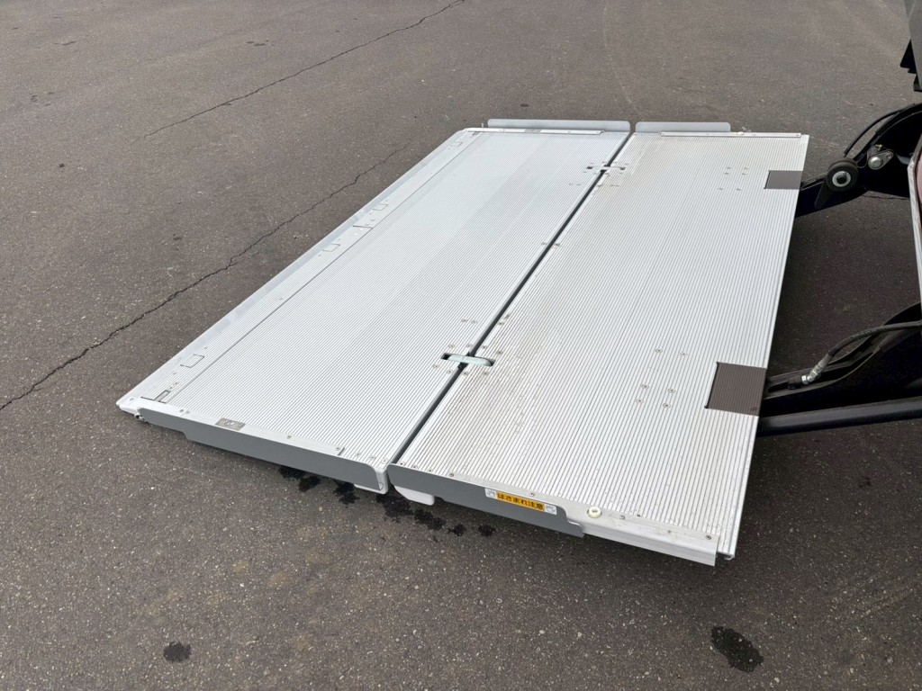 ゲートのステージの状態です。|日野 レンジャー 2KG-FD2ABG(2WD)の写真14