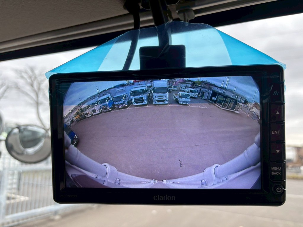 液晶バックモニター付きです。|日野 レンジャー 2KG-FD2ABG(2WD)の写真29