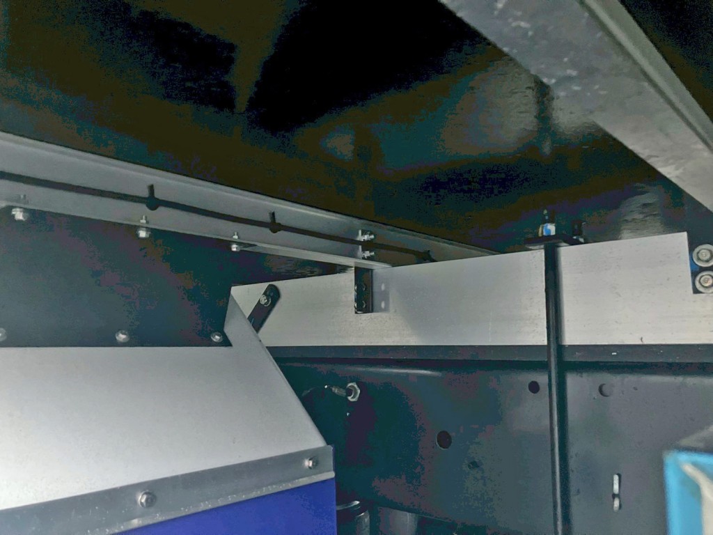 シャーシとネタの状態です。（縦ネタ・横ネタアルミ製です）|日野 レンジャー 2KG-FD2ABG(2WD)の写真6