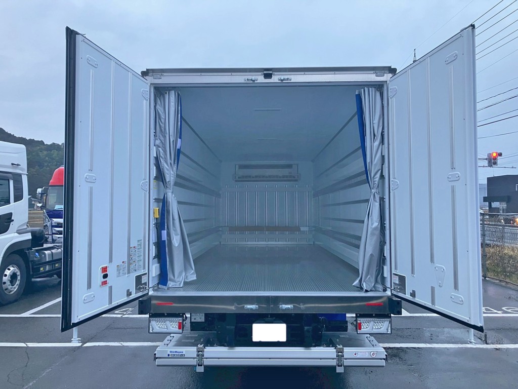 リヤドアは90度ストッパー付きです。|日野 レンジャー 2KG-FD2ABG(2WD)の写真9