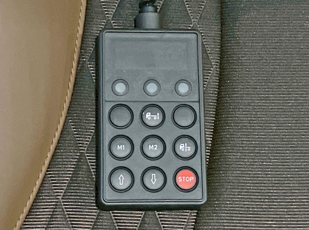 エアサスのコントローラーです。|日野 レンジャー 2KG-FD2ABG(2WD)の写真29