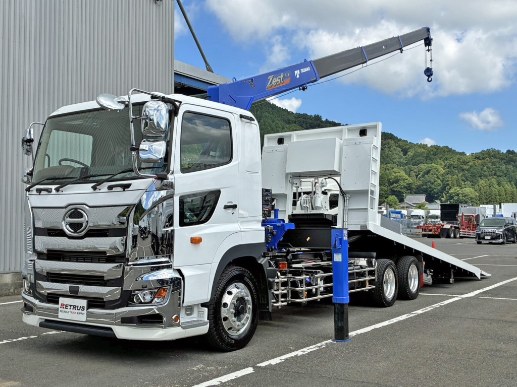 フロント周り、メッキパーツで飾っています。|日野 プロフィア 2DG-FQ1AJCの写真1