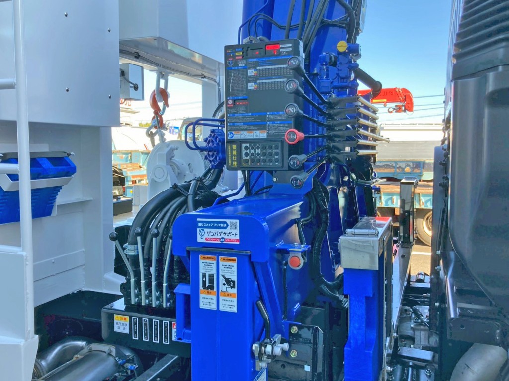 クレーンの操作レバーです。|日野 プロフィア 2DG-FQ1AJCの写真21