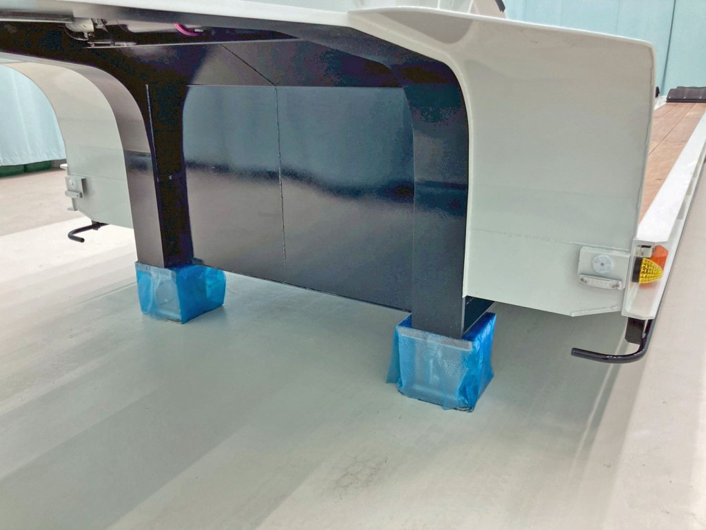 脚は付いておりません。|東邦 TL48J9T2Sの写真25