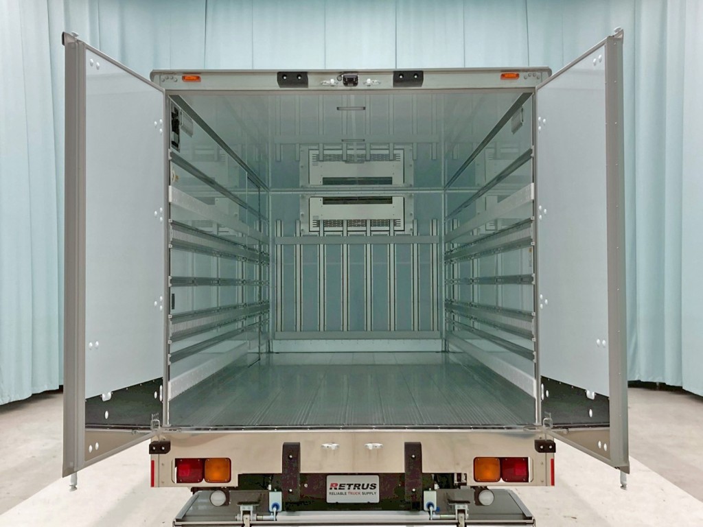 リヤドアは90度ストッパー付きです。|三菱 ファイター 2KG-FK65F(2WD)の写真9