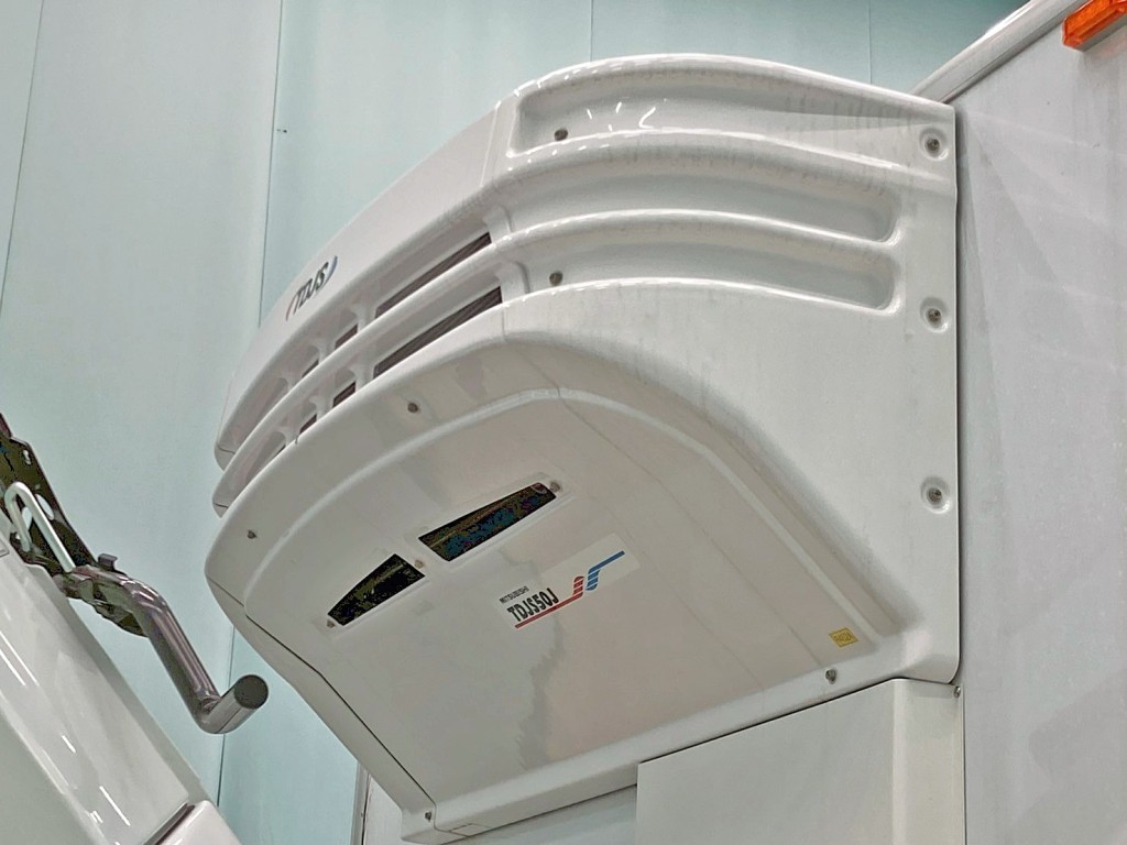 冷凍機です。(直冷式)|三菱 ファイター 2KG-FK65F(2WD)の写真15