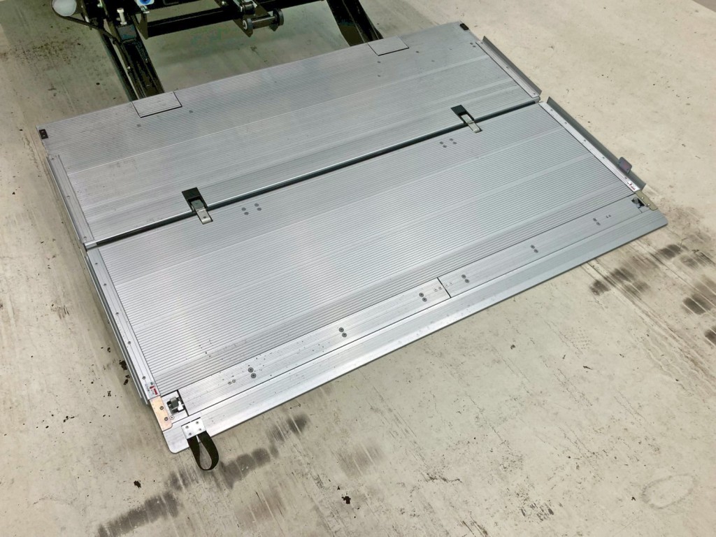 ゲートのステージの状態です。|三菱 ファイター 2KG-FK65F(2WD)の写真16