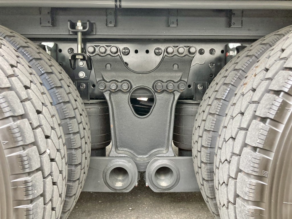 エアサスです。|日野 プロフィア 2DG-FW1AHCの写真5