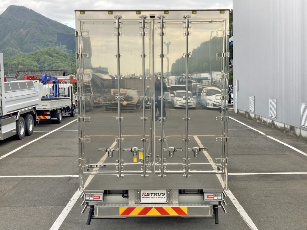 リヤ蝶番・ハンマーロック・キャッチはステンレス製、左右リヤドアにステンが張られています。|日野 プロフィア 2DG-FW1AHCの写真8