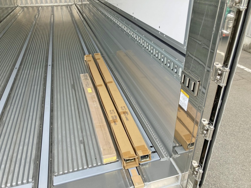 付属品です。|日野 プロフィア 2DG-FW1AHCの写真14