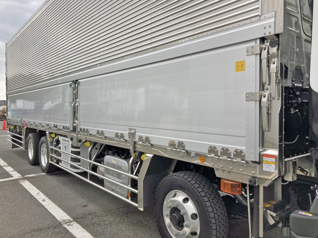 サイド蝶番・サイドレール・キャッチ・セイコーラックはステンレス製です。|日野 プロフィア 2DG-FW1AHCの写真21