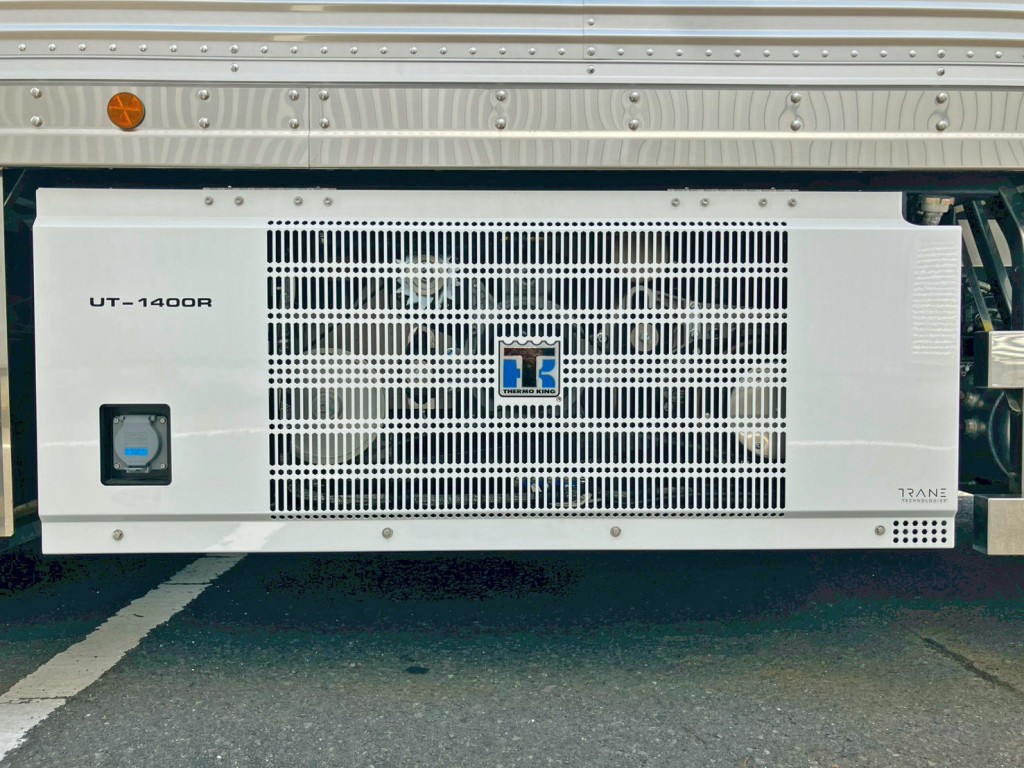 冷凍機はサブエンジン式です。|日野 プロフィア 2DG-FW1AHCの写真24