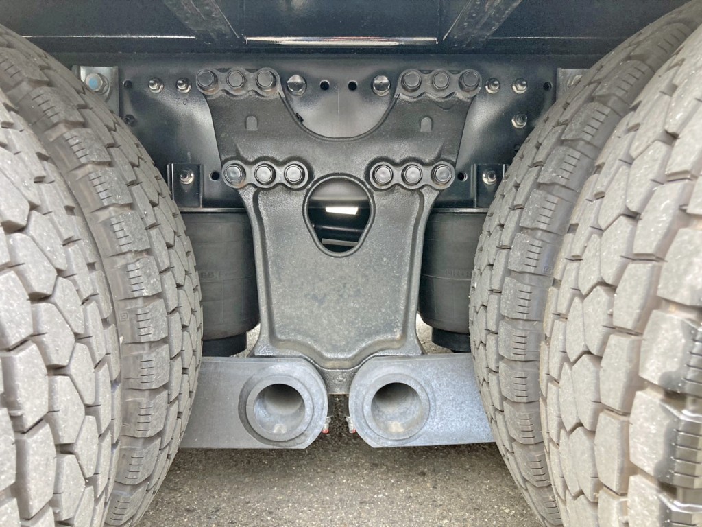 エアサスです。|日野 プロフィア 2DG-FQ1AJCの写真5