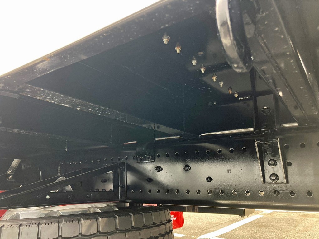 シャーシとネタの状態です。(縦ネタ・横ネタは鉄製です)|日野 プロフィア 2DG-FQ1AJCの写真6