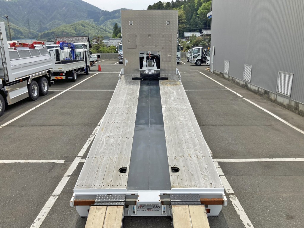 床は左右板張りです。|日野 プロフィア 2DG-FQ1AJCの写真10