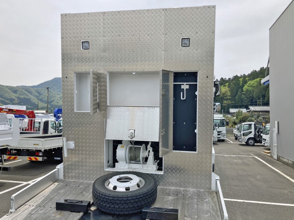 プロテクターにレバーブロック掛け付きの物入れが付いています。|日野 プロフィア 2DG-FQ1AJCの写真12