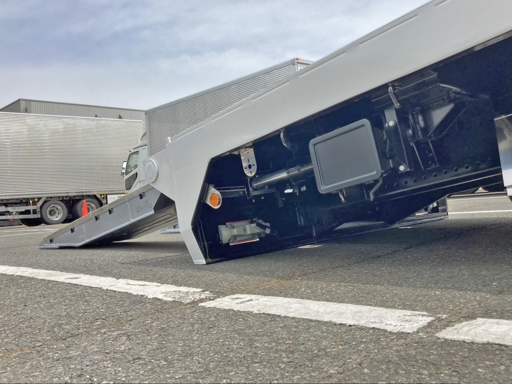 日野 プロフィア 2DG-FQ1AJCの写真13