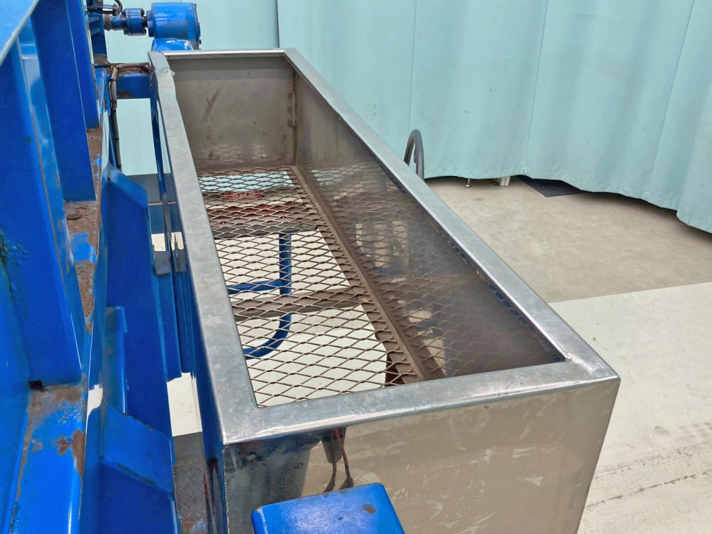 プロテクター前方のステンレス製シートデッキの状態です。|東急  TF36H2C3の写真14