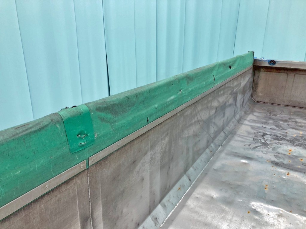 運転席側コボレーンシートにパッチ当て箇所があります。|東急  TF36H2C3の写真17