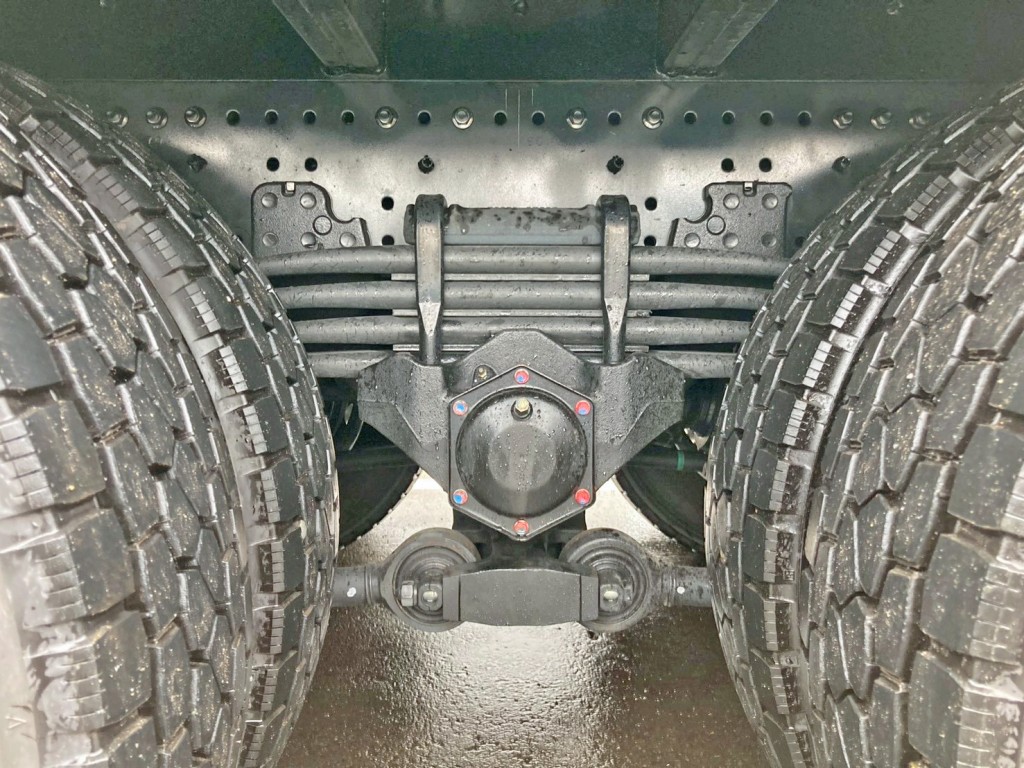 リーフサスです。|日野 プロフィア 2DG-FS1AJEの写真5