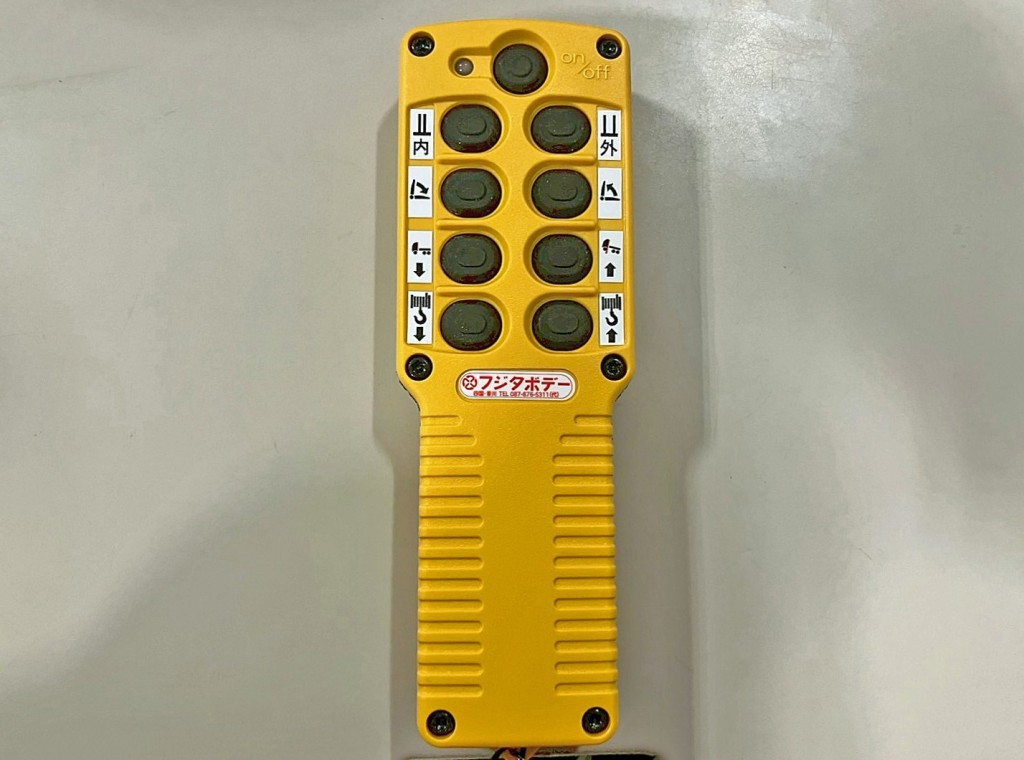 オートスライド・自動歩み・アウトリガー・ウインチのラジコンです。|日野 プロフィア 2DG-FS1AJEの写真27