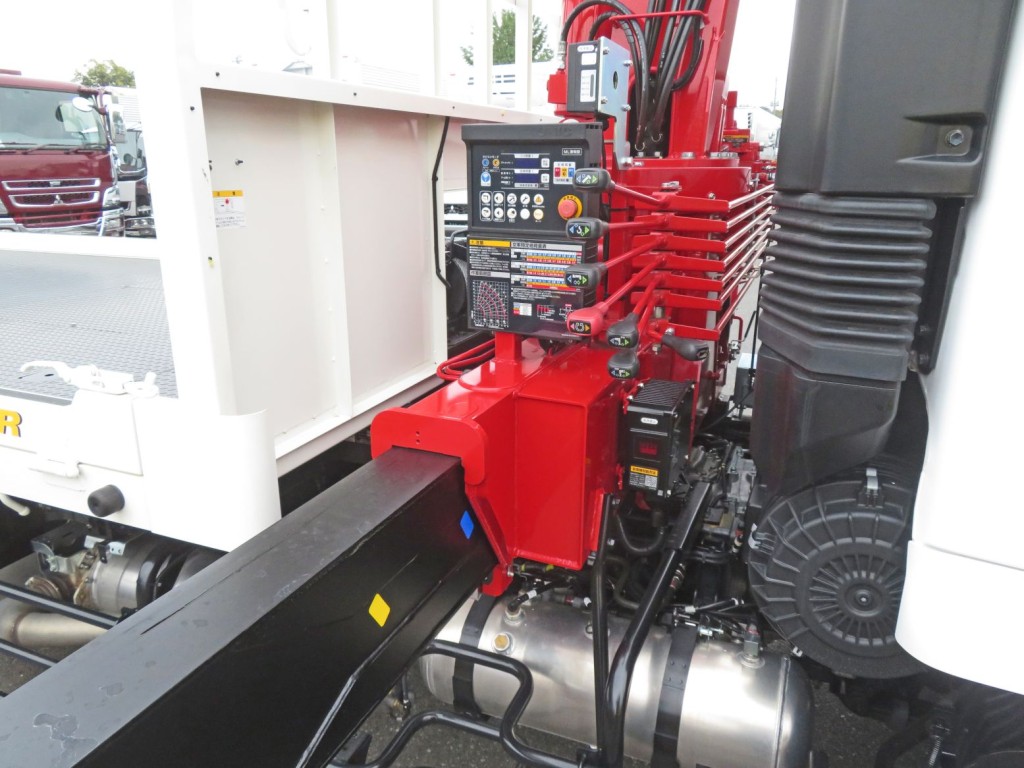 アウトリガーは差し違い式です。|日野 レンジャー 2KG-FE2ACAの写真15