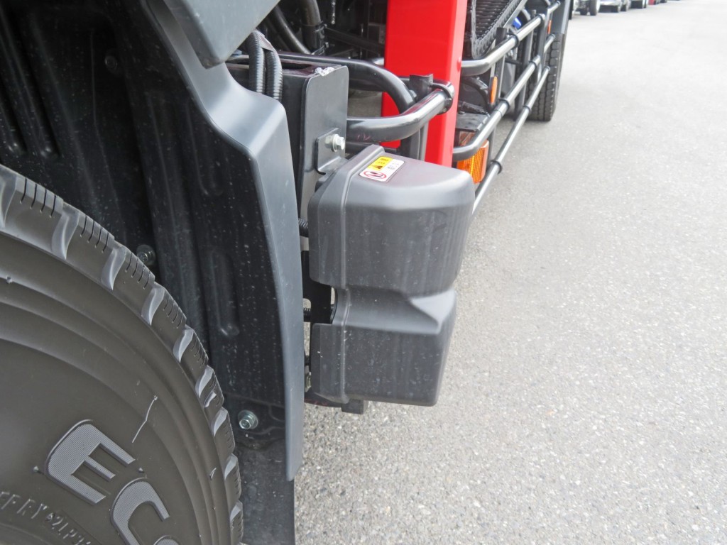 サイドのセンサーの状態です。|日野 レンジャー 2KG-FE2ACAの写真25