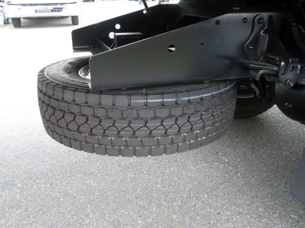 スペアタイヤ付きです。|日野 レンジャー 2KG-FE2ACAの写真28