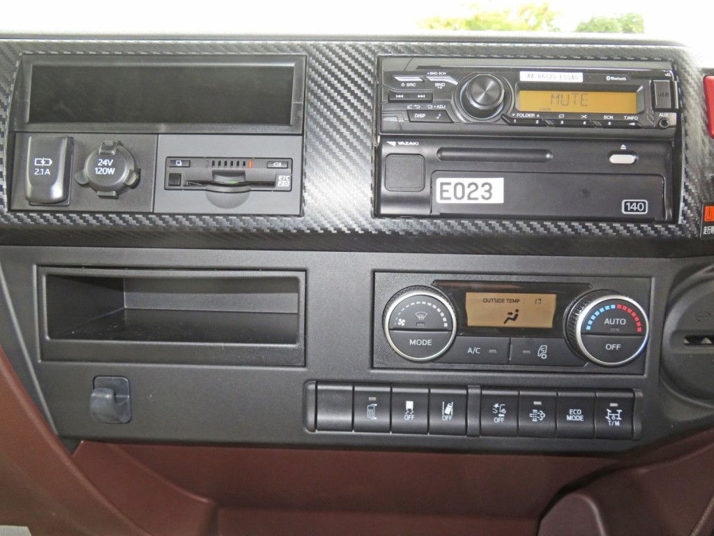 パネル周りの状態です。|日野 レンジャー 2KG-FE2ACAの写真31