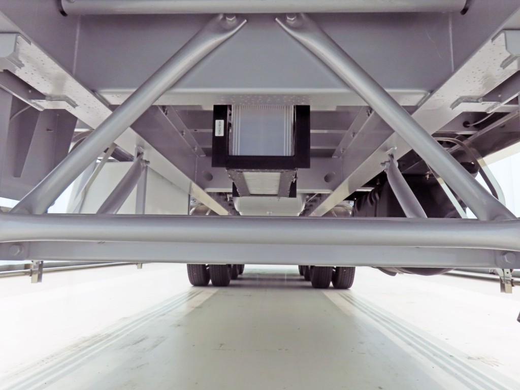 リヤドア・蝶番・ハンマーロック・キャッチは ステンレス製です。|トレクス  VFR345の写真7