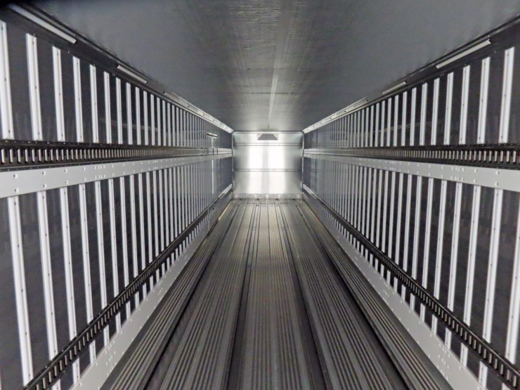 床は I型キーストンアルミ製です。(ジョロダーレールが4列付いています)|トレクス  VFR345の写真10