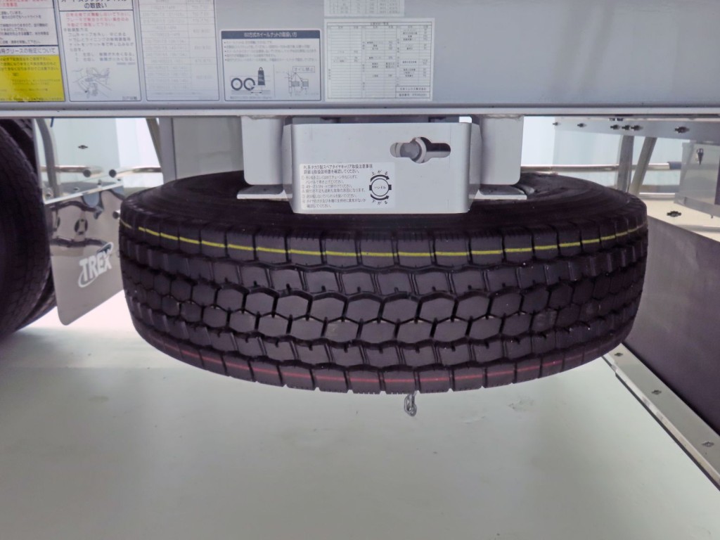 スペアタイヤです。|トレクス  VFR345の写真29