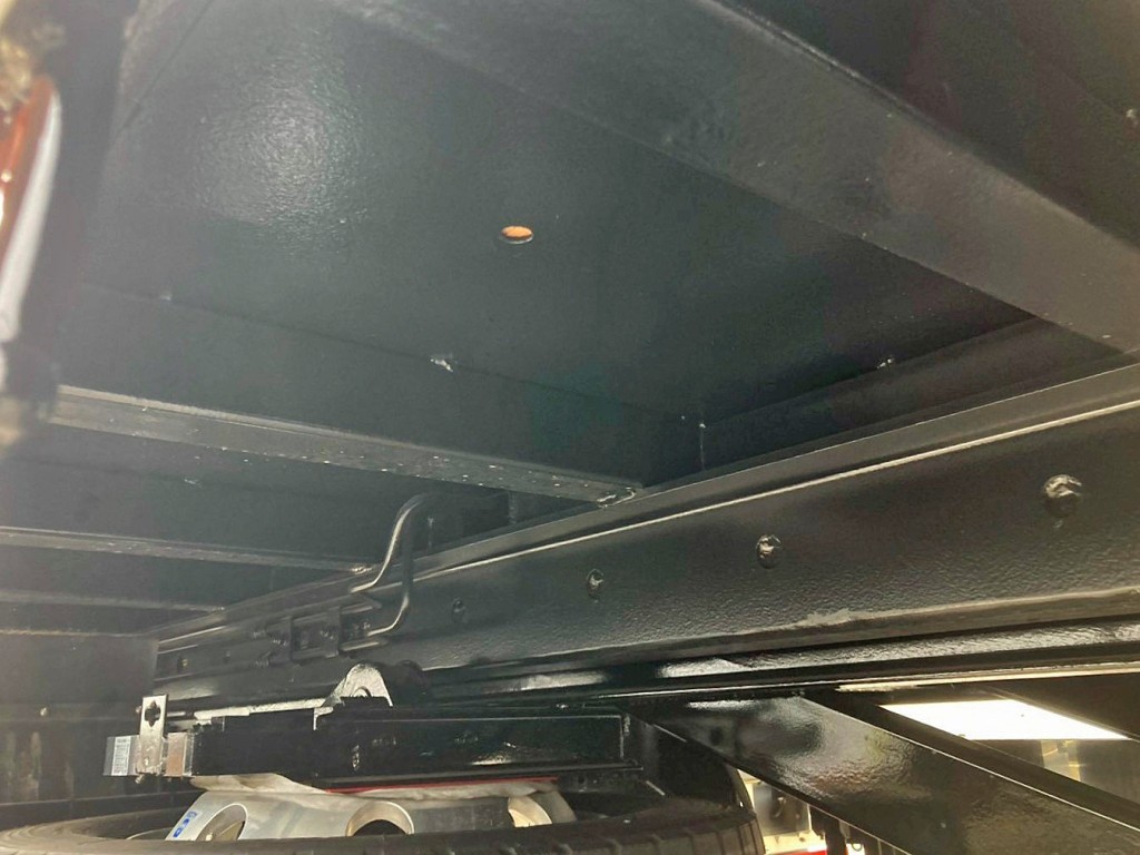 シャーシとネタの状態です。(縦ネタ・横ネタは鉄製です)|日野 プロフィア 2DG-FW1AHCの写真6