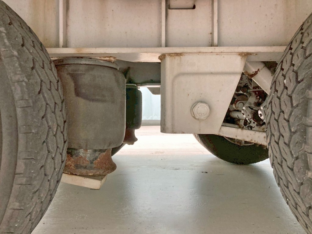 エアサスです。(昇降レバーは付いておりません)|フルハーフ DFPDG241A改の写真5