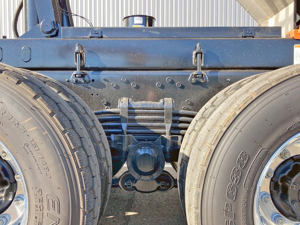 リーフサスです。|三菱 スーパーグレート 2PG-FV80VYの写真5