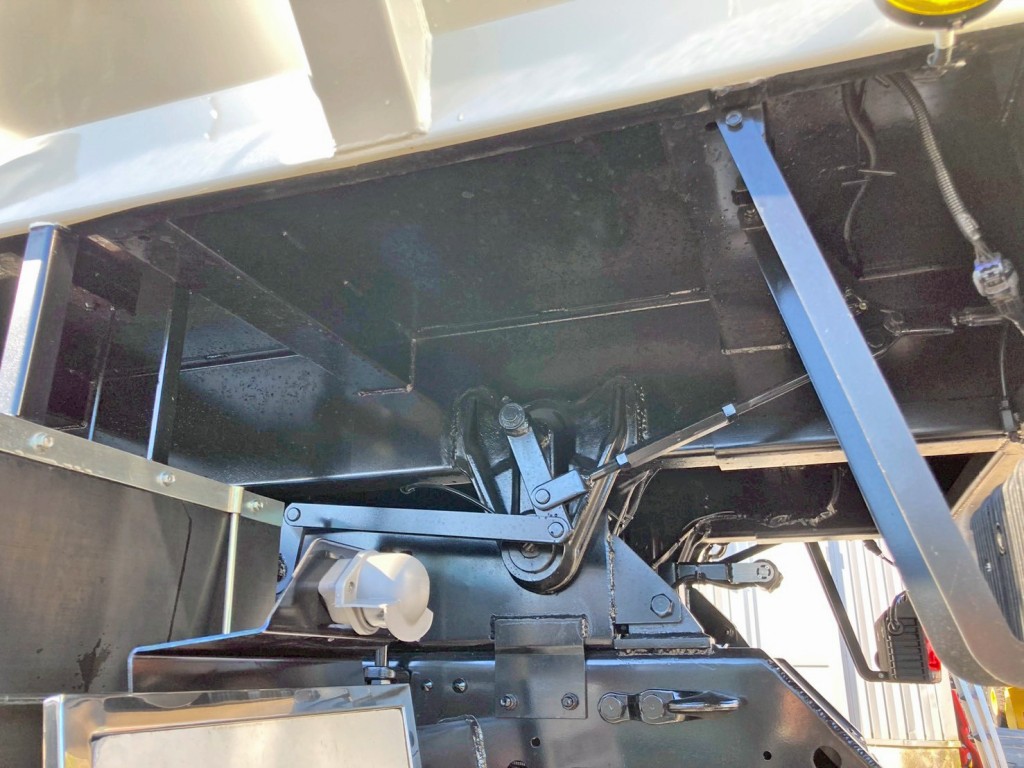 シャーシとネタの状態です。(縦ネタ・横ネタは鉄製です)|三菱 スーパーグレート 2PG-FV80VYの写真6