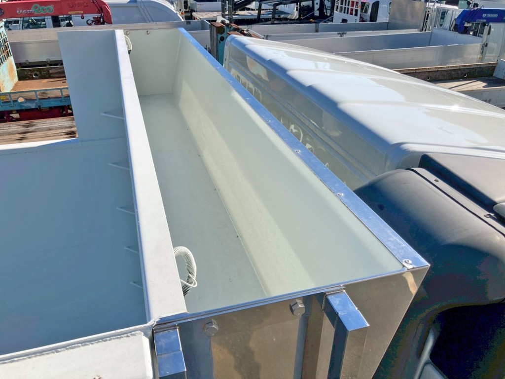 シートデッキの状態です。|三菱 スーパーグレート 2PG-FV80VYの写真11