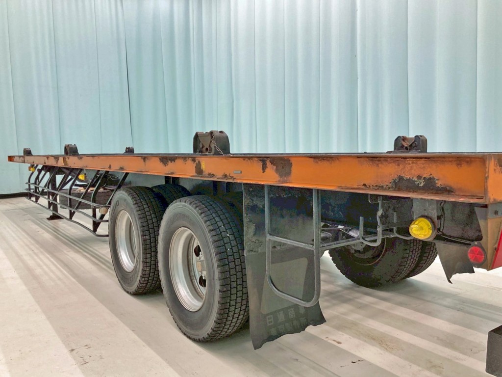 助手席側サイドレールの所々にサビがあります。|日通  NT2340の写真24