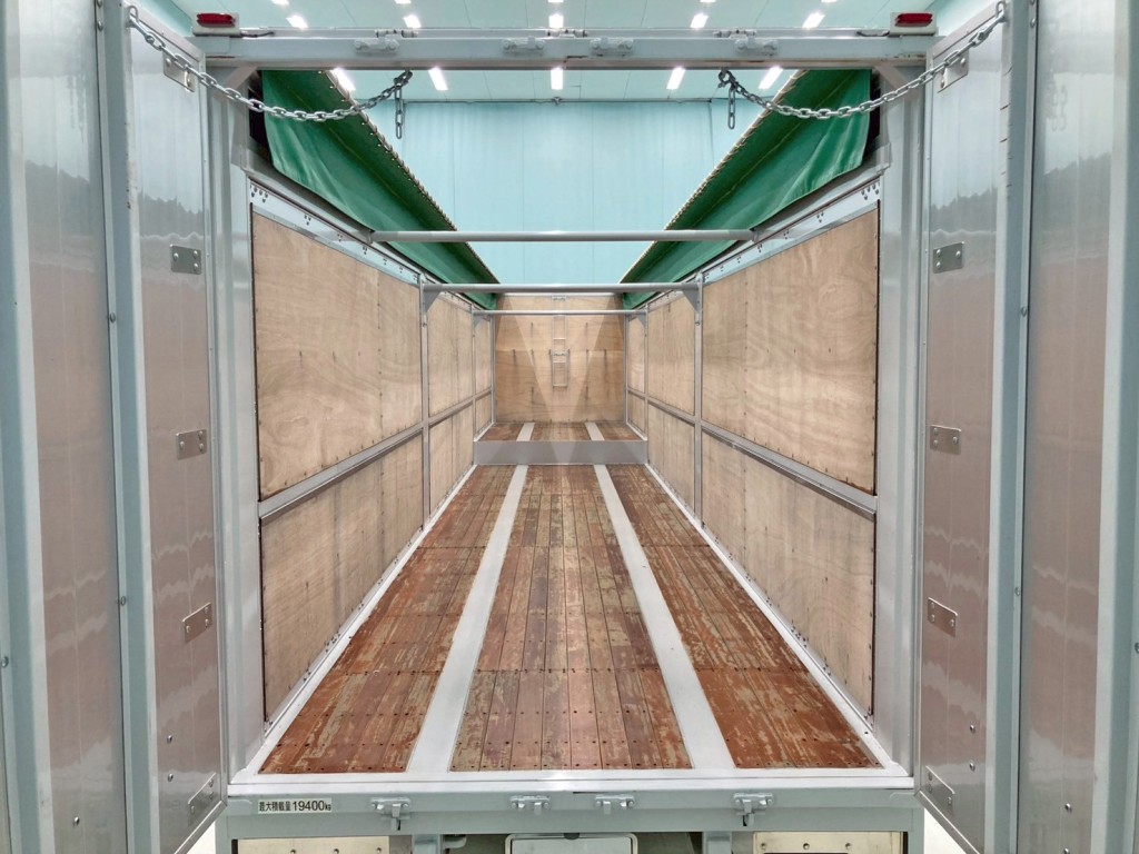 床は板張りです。(コボレーンを閉じた状態です)|東邦 TE28H8C21改の写真12