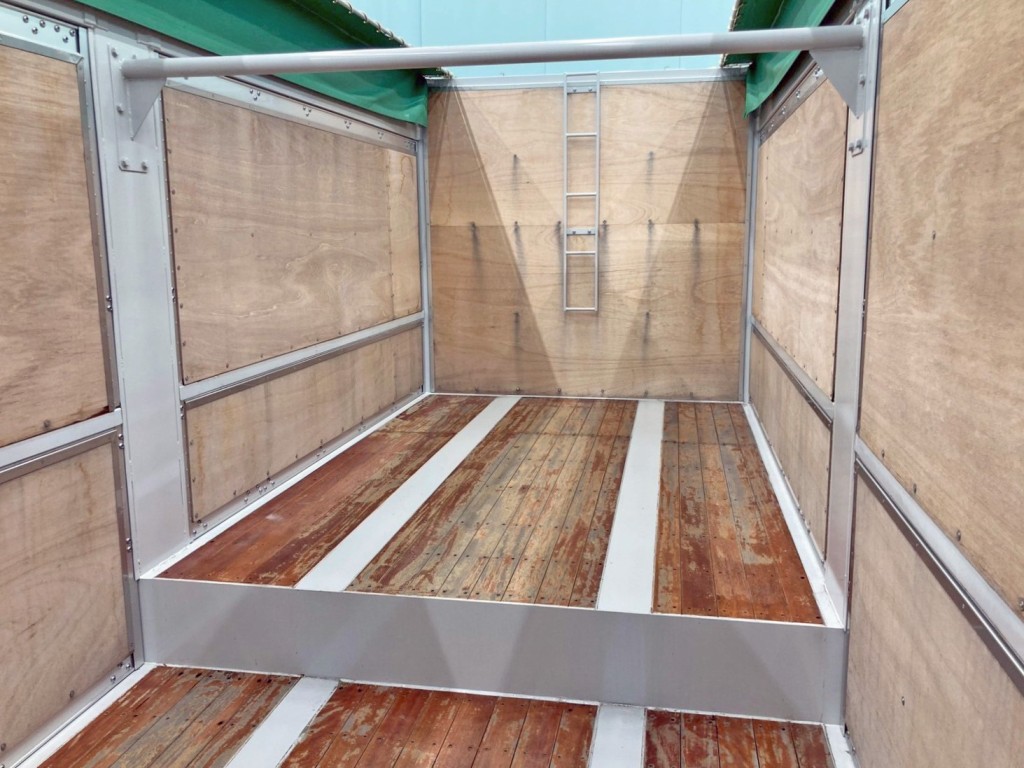 ボディー前方は段落ち仕様です。(上段長は 3.50mです)|東邦 TE28H8C21改の写真23