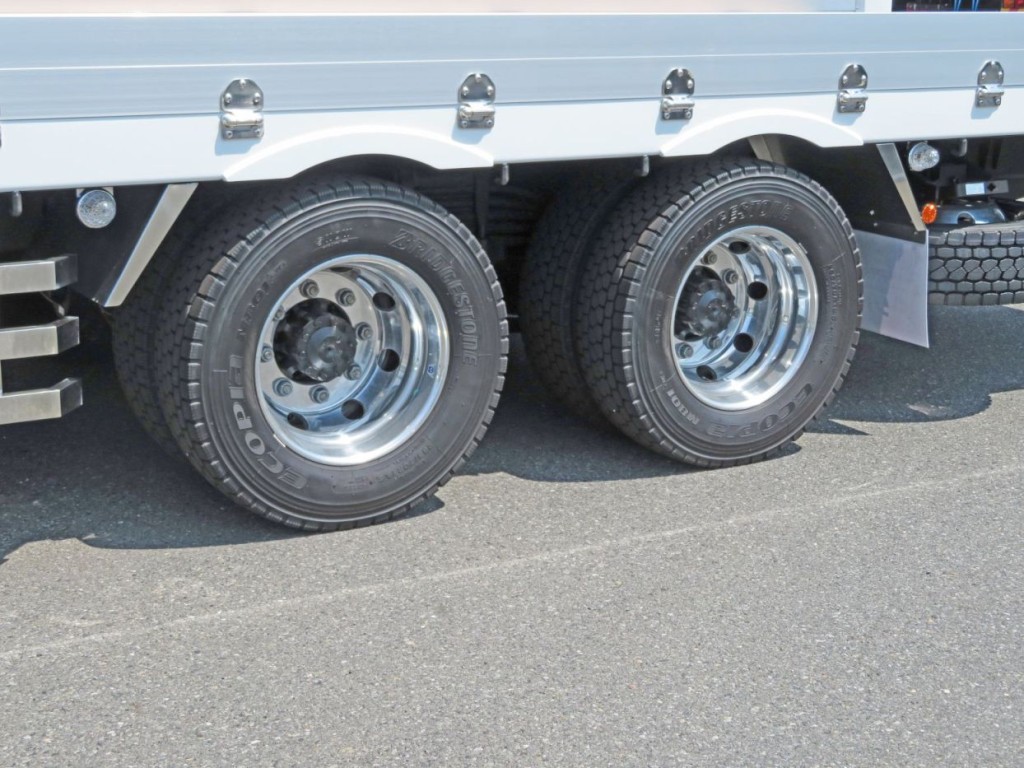 アルミホイールです。|三菱 スーパーグレート 2PG-FY80VYの写真30